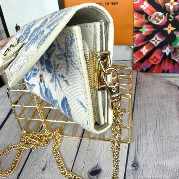 Gucci Marmont blue floral canvas wallet crossbody w/box, dust bag & bag charm - Picture 3 of 16